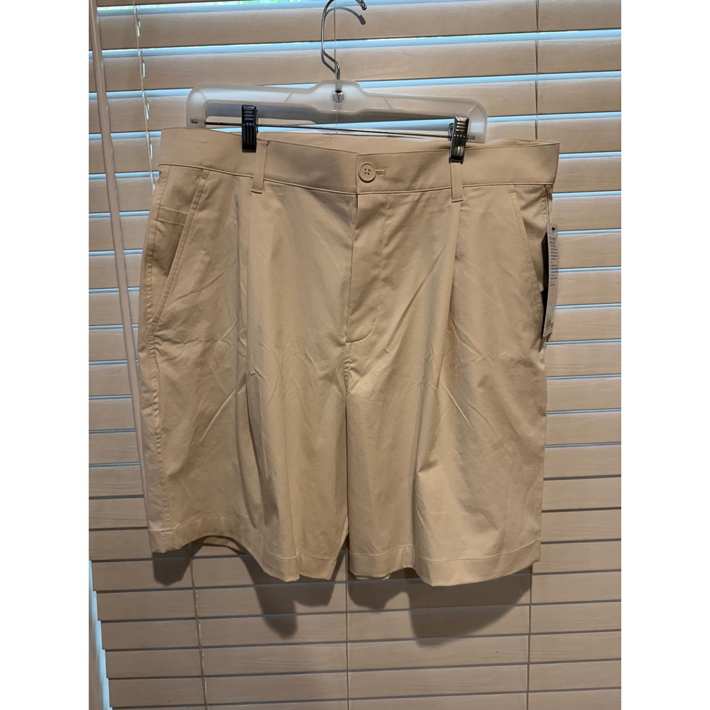 Lululemon Woven Relaxed Fit Pleated Short 8 Light Ivory LM7BQ8S Mens 36 NEW